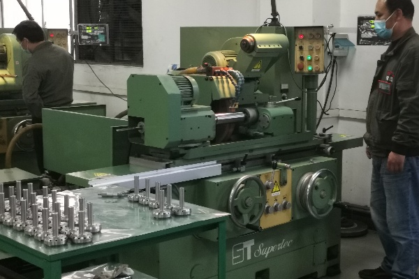 外圆磨的加工精度能达到什么级别？